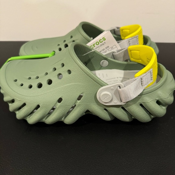 NWT Crocs Kids Echo Clog in Moss - Size: J3 - Picture 10 of 12